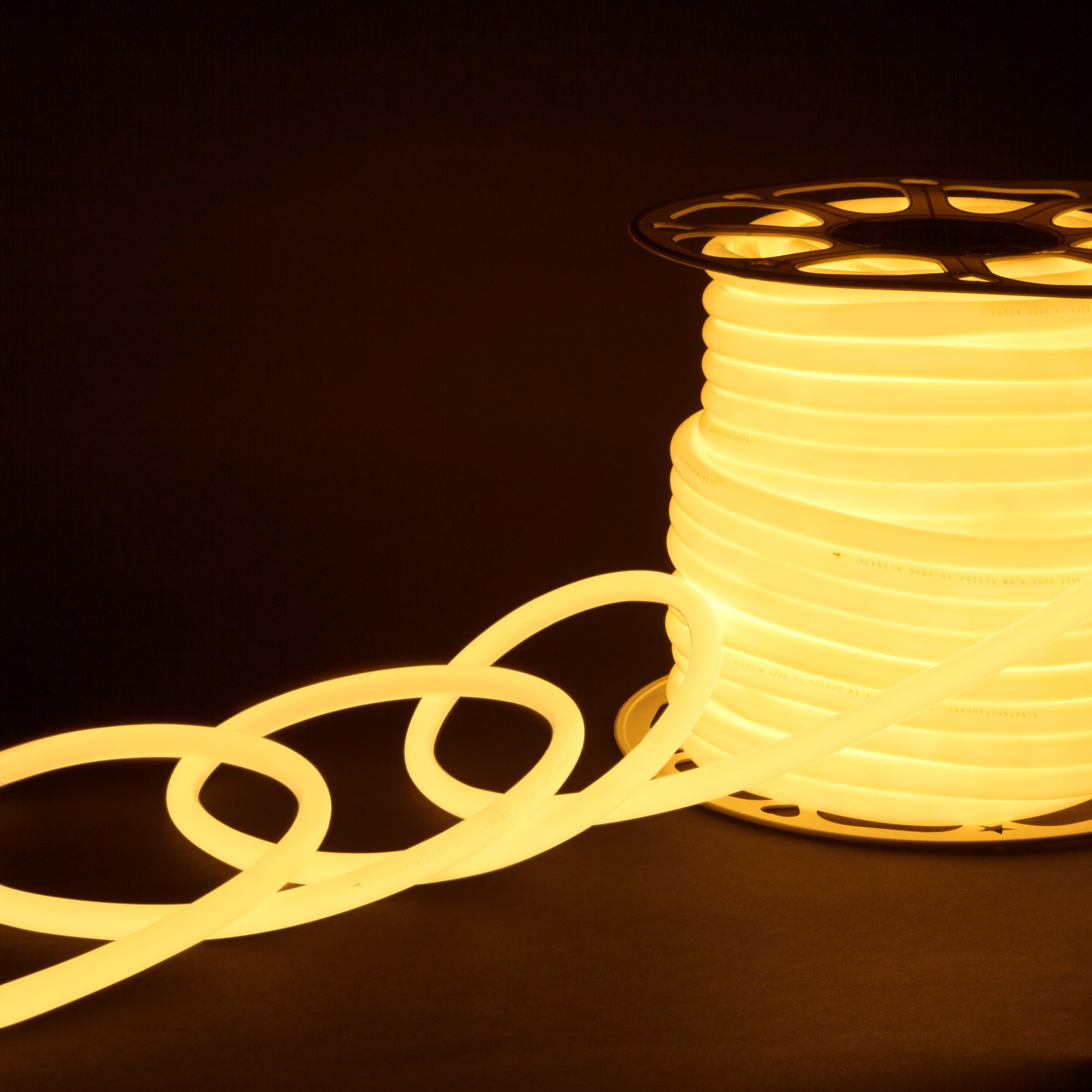 Уличный светильник Elektrostandard Гибкий неон 220V 9,6W 144Led 2835 IP67 круглый теплый белый, 50 м