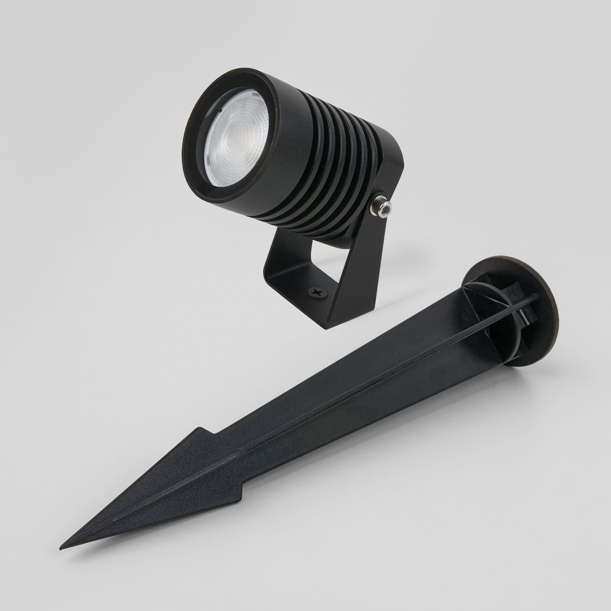 Уличный светильник Elektrostandard 043 FL LED черный