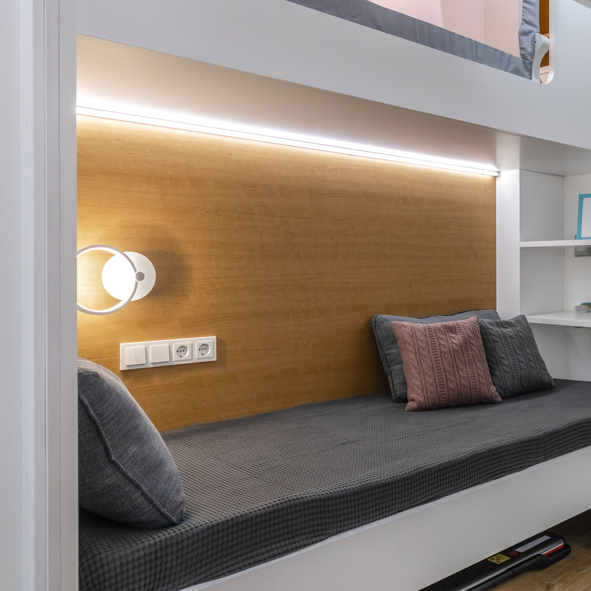 Светодиодная лента Elektrostandard LL-2-ALP009