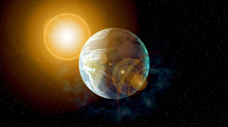 За какое время свет Солнца достигает Земли?