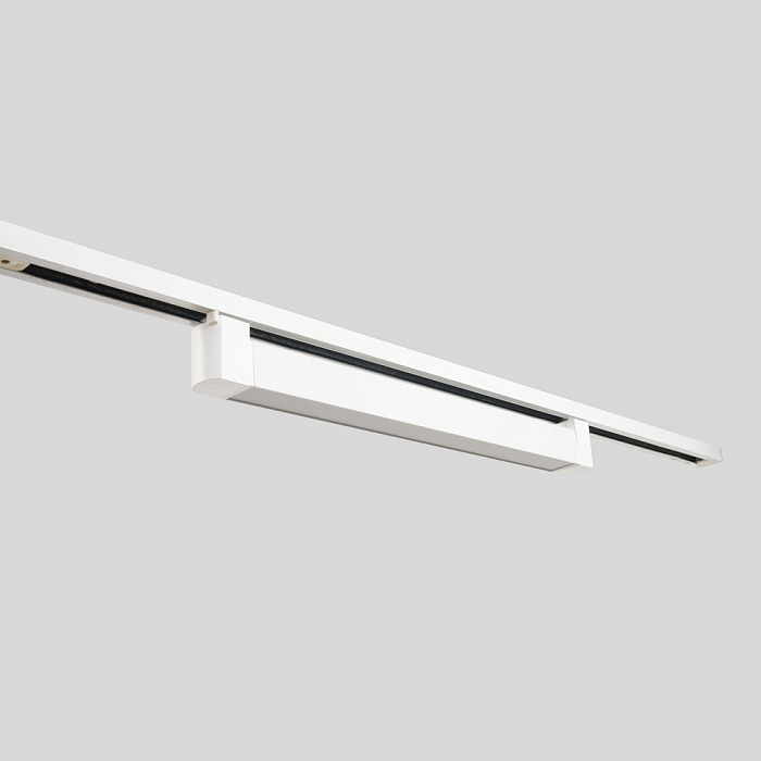 Crystal Lux CLT 0.31 010 18W WH M4000K