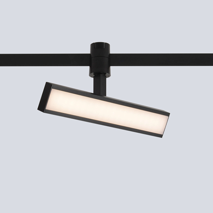 Crystal Lux CLT 0.37 001 10W BL SMART