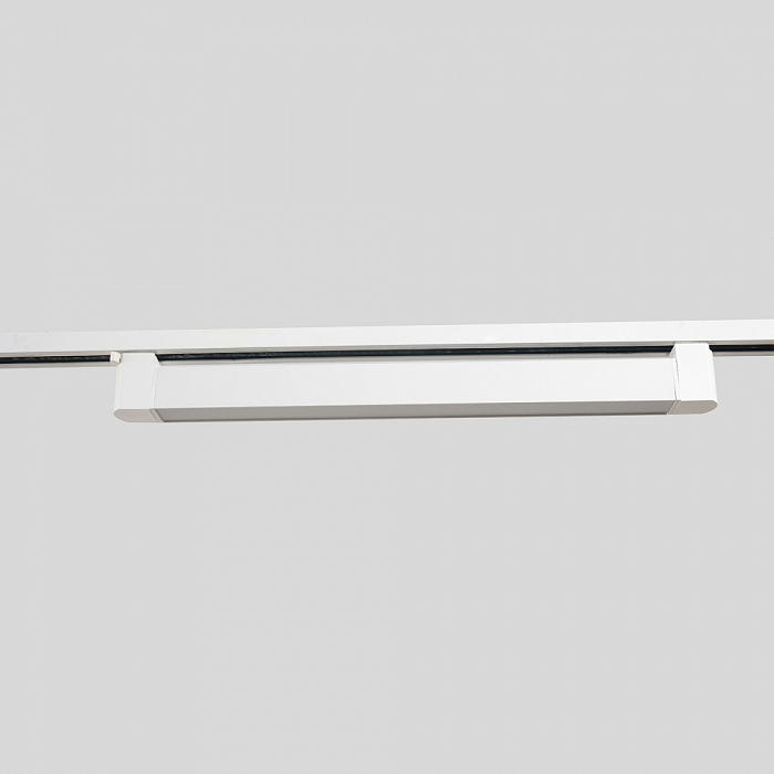 Crystal Lux CLT 0.31 010 18W WH M4000K