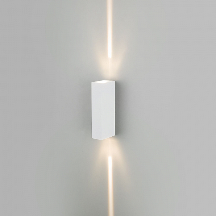 Уличный светильник настенный Elektrostandard 35136/W белый