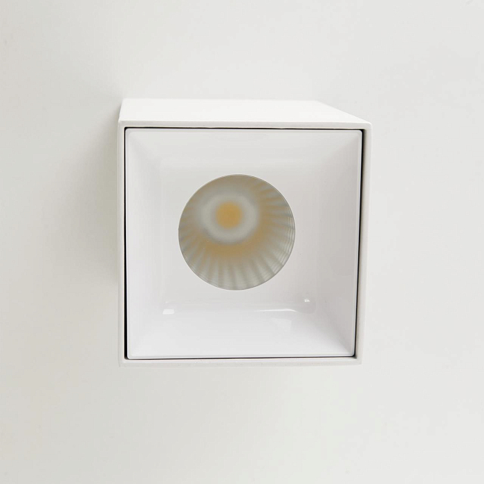 Светильник накладной  CL7440200