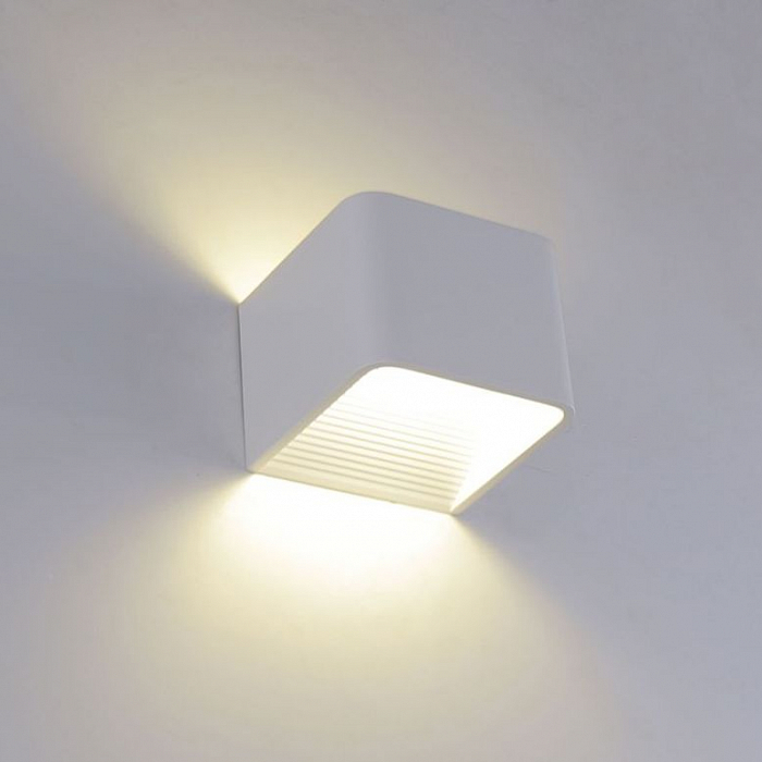 Бра светодиодное Crystal Lux CLT 010W100 WH