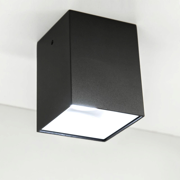 CL7440210 Старк Черный+Белый Св-к Потол. 12W*3500K Светильник накладной  CL7440210