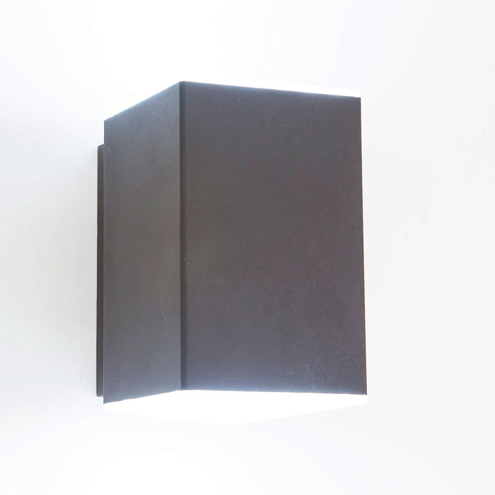 CLU0002 Светильник Уличный Настенный Уличный светильник светодиодный  CLU0002