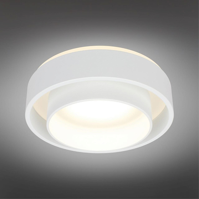 Светильник накладной Omnilux OML-103209-15
