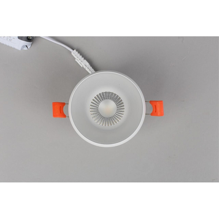 Светильник накладной Omnilux OML-102809-06