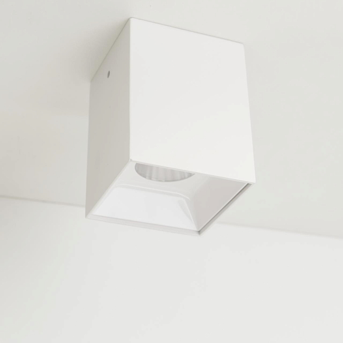 Светильник накладной  CL7440200