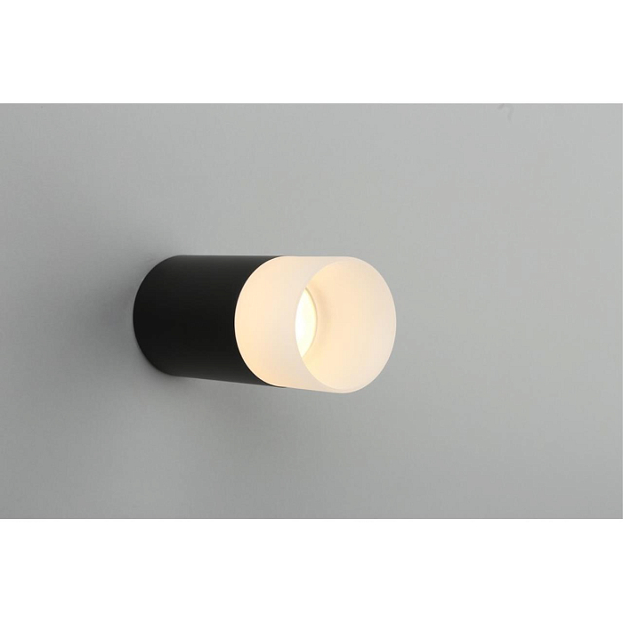 Светильник накладной Omnilux OML-100619-01